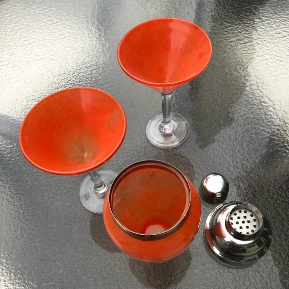 Vintage Blown glass martini glasses & Shaker - Picture 3 of 6